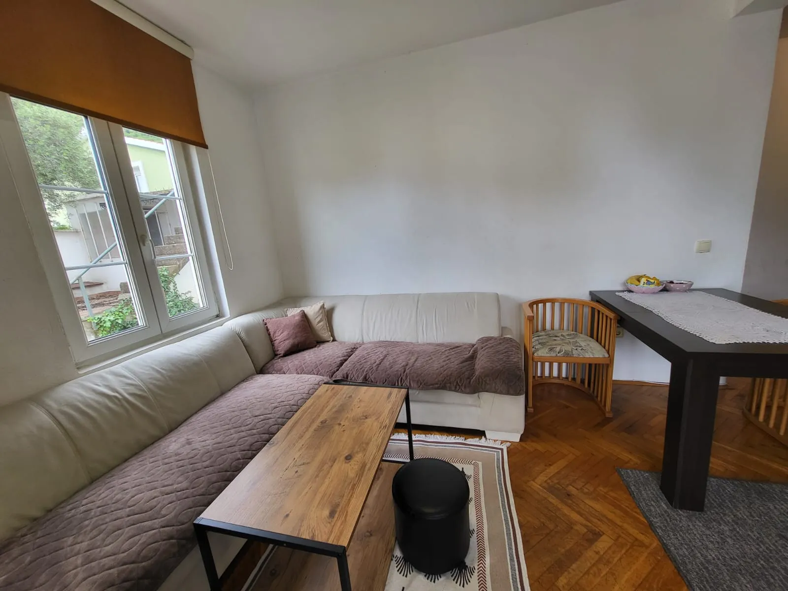 Two-bedroom apartment  in Petrovac in a quiet neighborhood within walking distance from the beach